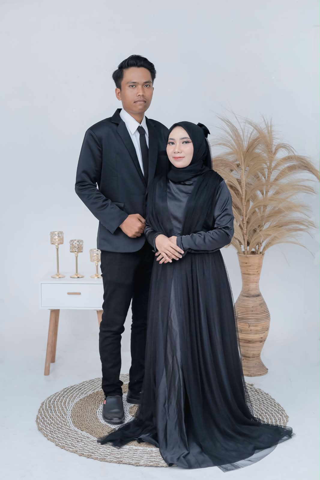 Dewi & Fathul (1) Dewi & Fathul (1)
